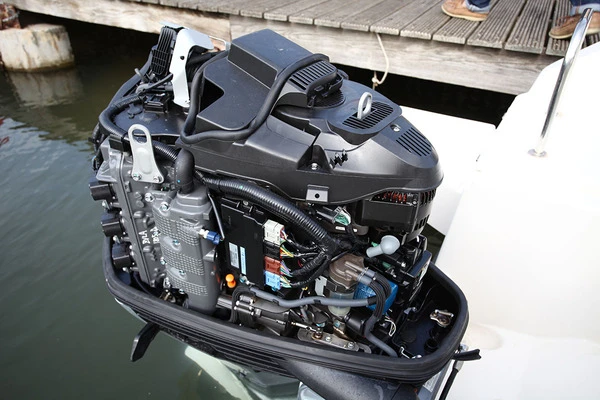 Moteur Hors-Bord 225 Cv Tohatsu Arbre Ultra Long Démarrage Electrique Commande à Distance Relevage Electrique 7 Moteur Hors-Bord 225 Cv Tohatsu Arbre Ultra Long Démarrage Electrique Commande à Distance Relevage Electrique – Image 5