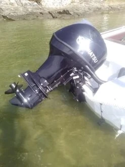 Moteur Hors-Bord 50 Cv Tohatsu Arbre Long Démarrage Electrique Commande à Distance Relevage Electrique -Azur Marine Moteur Hors Bord 50 cv Tohatsu Arbre Long Demarrage Elec 10