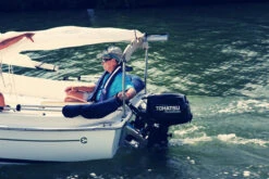 Moteur Hors-Bord Tohatsu 6 Cv Long Noir Sail Pro -Azur Marine Moteur Hors Bord Tohatsu 6 cv Long Noir Sail Pro MFS6D S